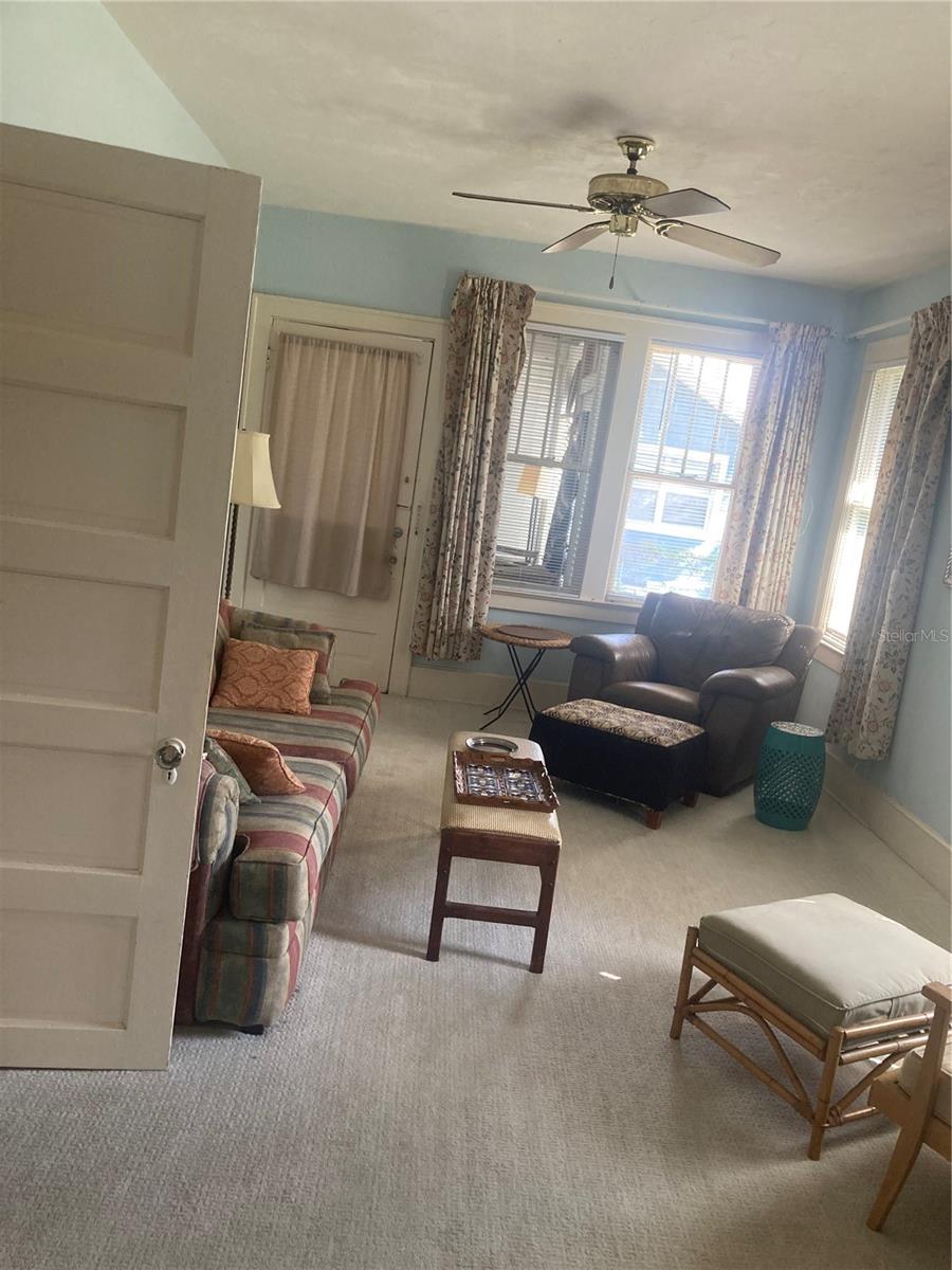 Image 12 of 23 For 919 47th Street