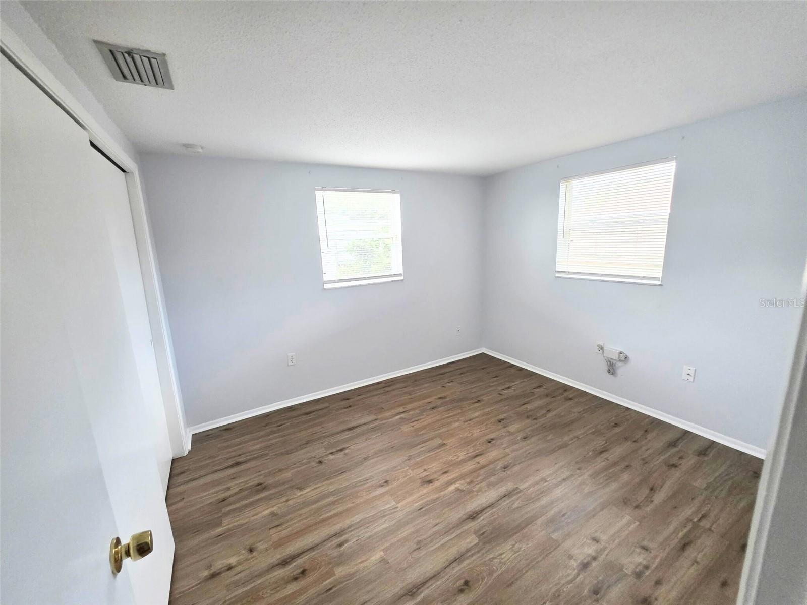 Image 11 of 20 For 546 Briarwood Road