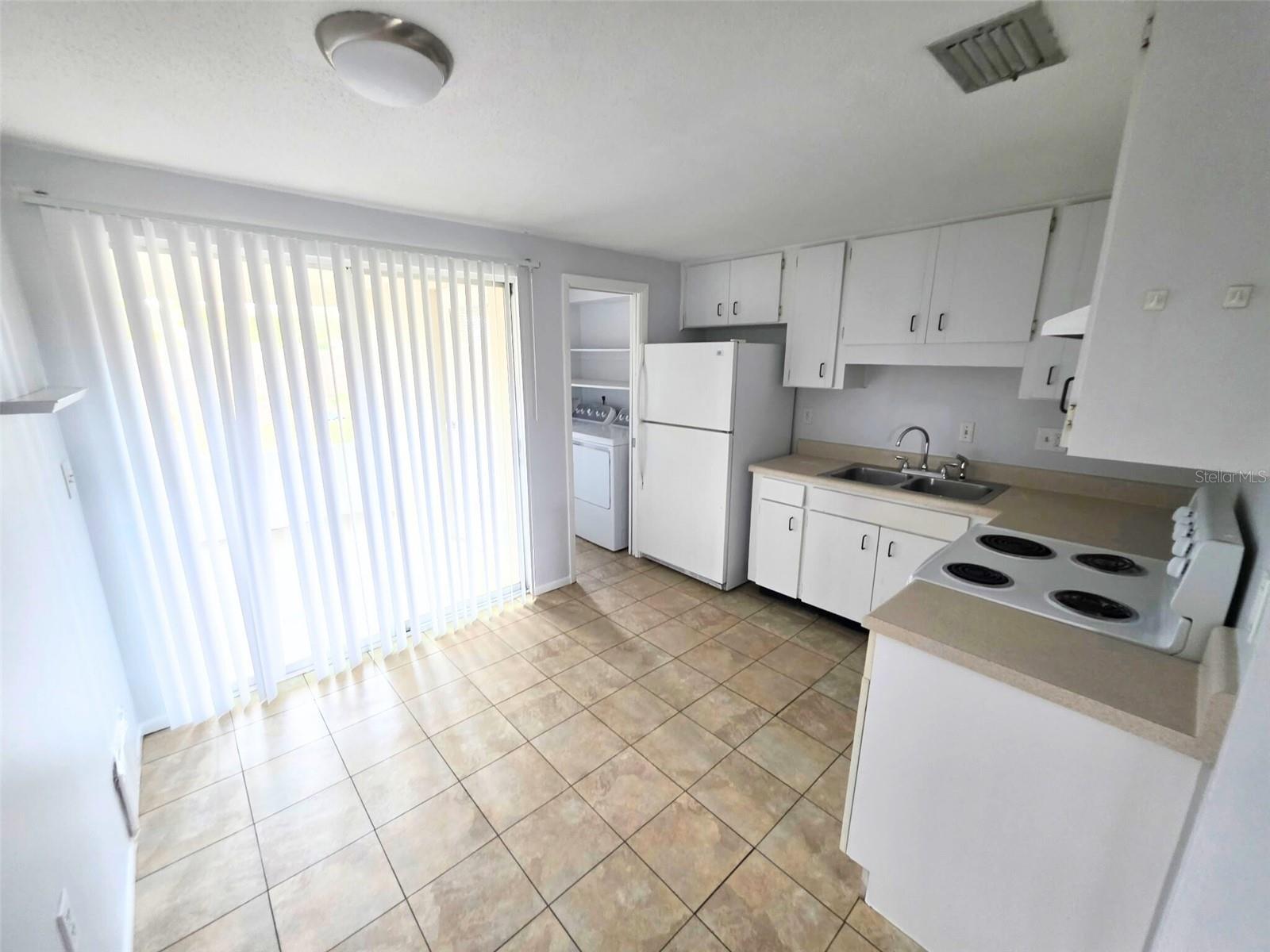 Image 7 of 20 For 546 Briarwood Road