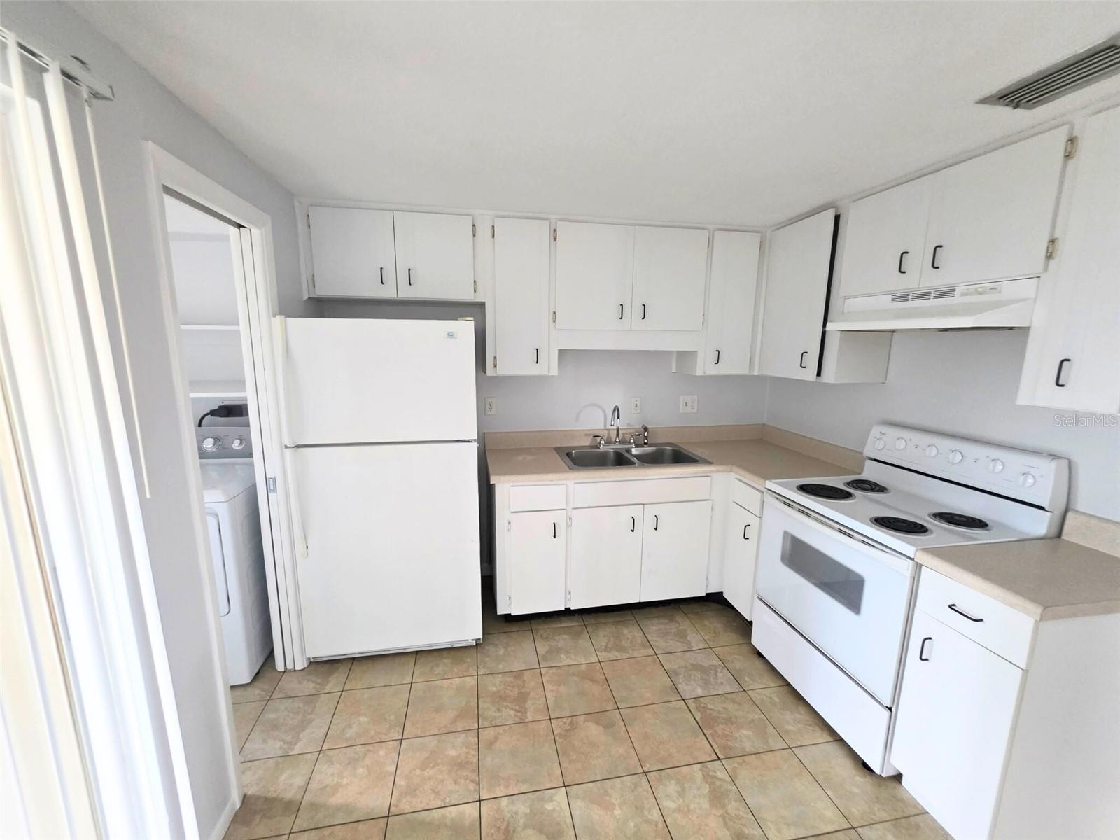 Image 8 of 20 For 546 Briarwood Road