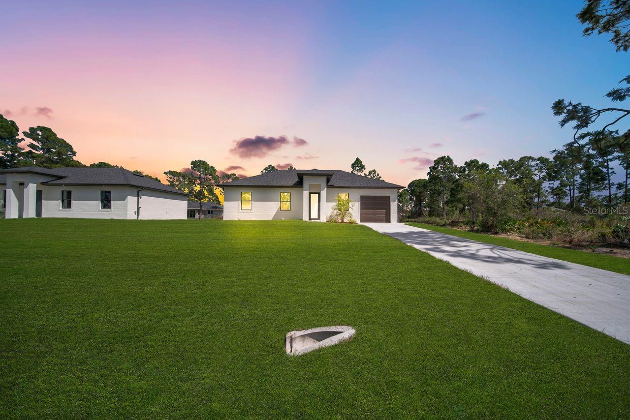 Image 32 of 32 For 637 Summit Avenue S