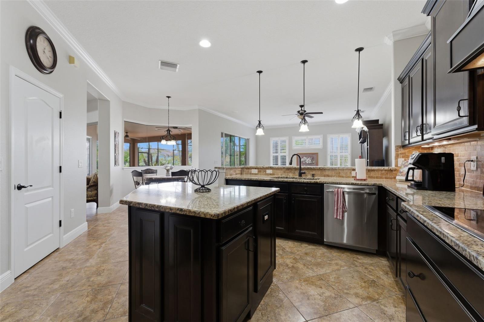 Image 14 of 77 For 112 170th Street E