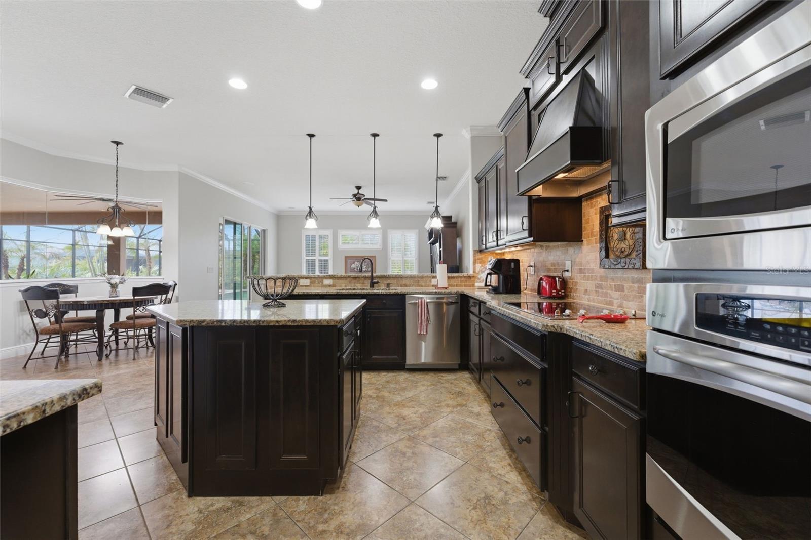 Image 15 of 77 For 112 170th Street E