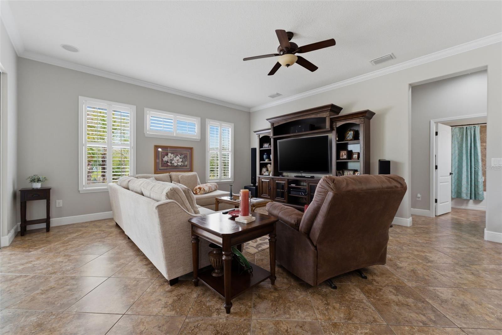 Image 17 of 77 For 112 170th Street E