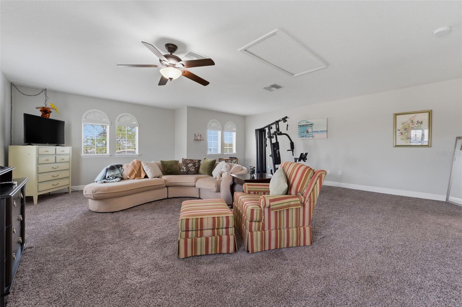 Image 42 of 77 For 112 170th Street E