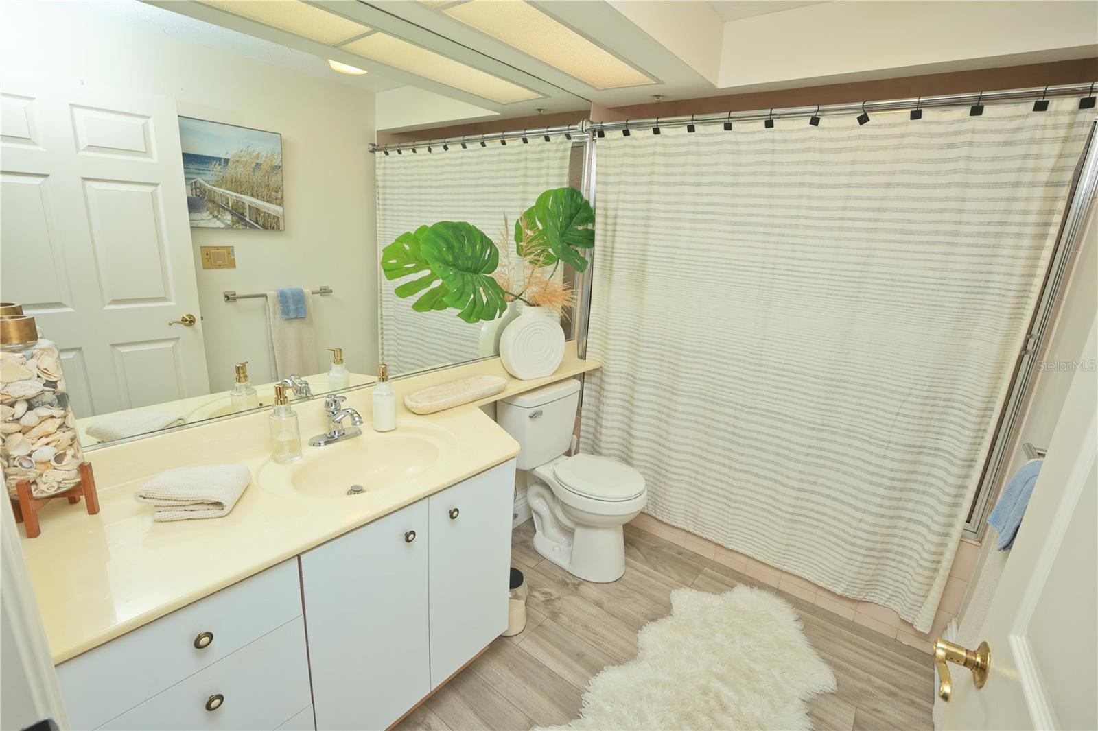 Image 16 of 22 For 3731 Sarasota Square Boulevard 101e