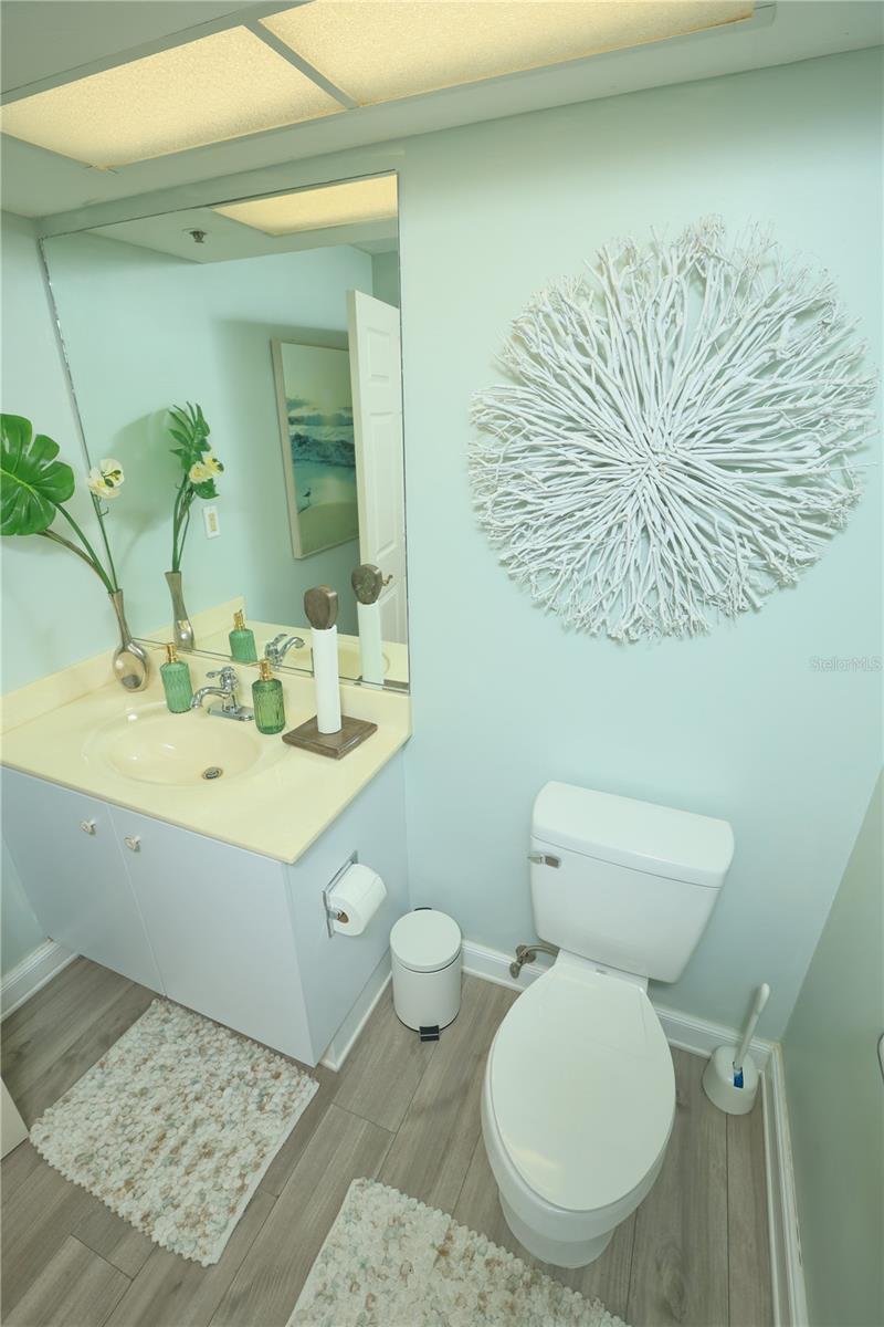 Image 18 of 22 For 3731 Sarasota Square Boulevard 101e