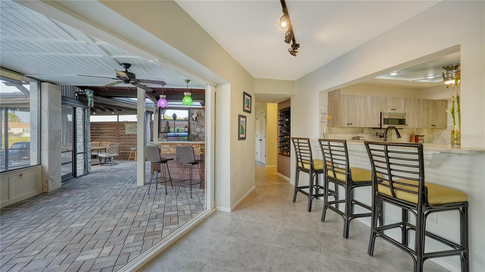 Listing photo id 12 for 5500 Merrimac Drive