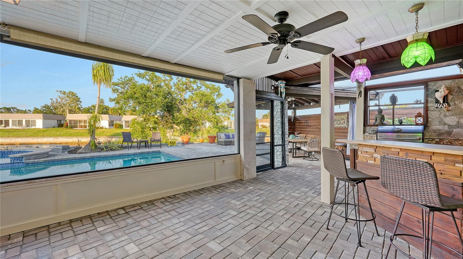 Listing photo id 13 for 5500 Merrimac Drive