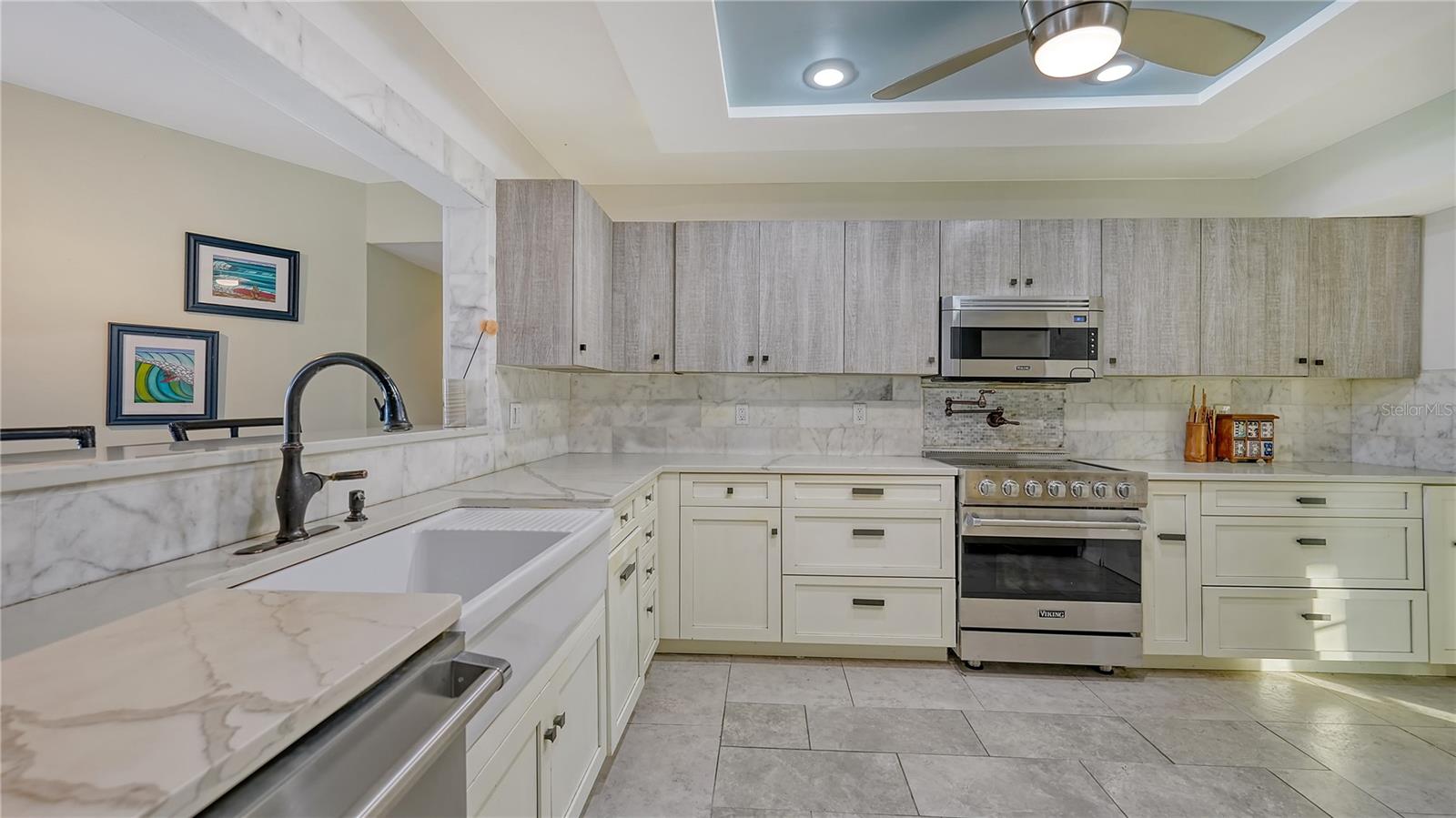 Listing photo id 16 for 5500 Merrimac Drive