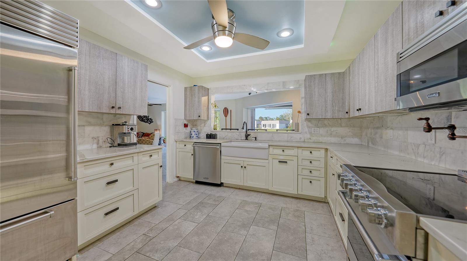 Listing photo id 18 for 5500 Merrimac Drive