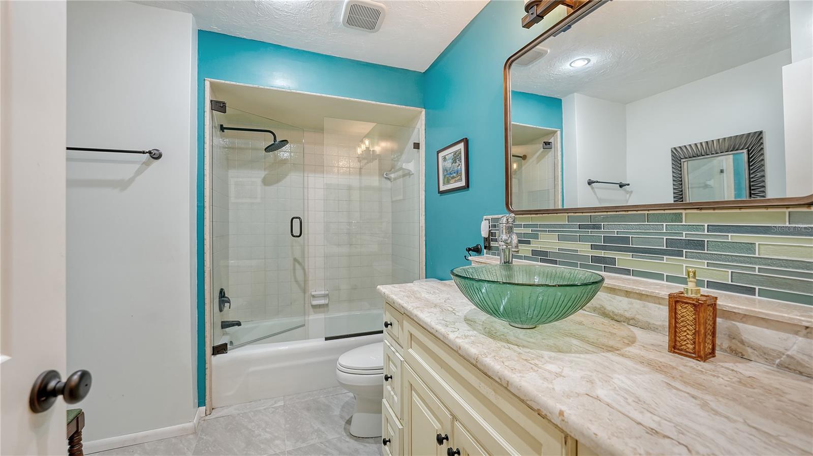 Listing photo id 22 for 5500 Merrimac Drive