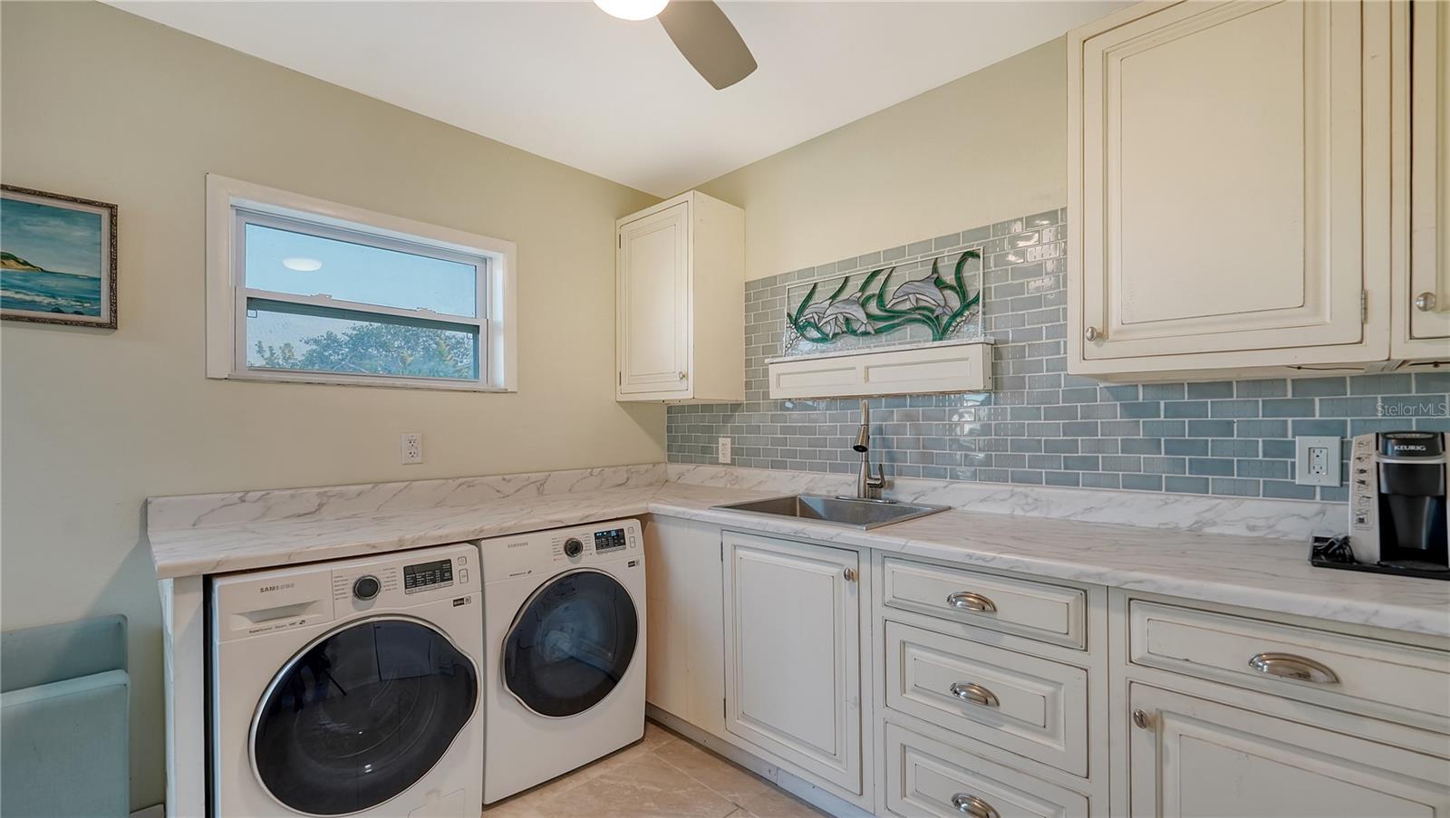 Listing photo id 23 for 5500 Merrimac Drive