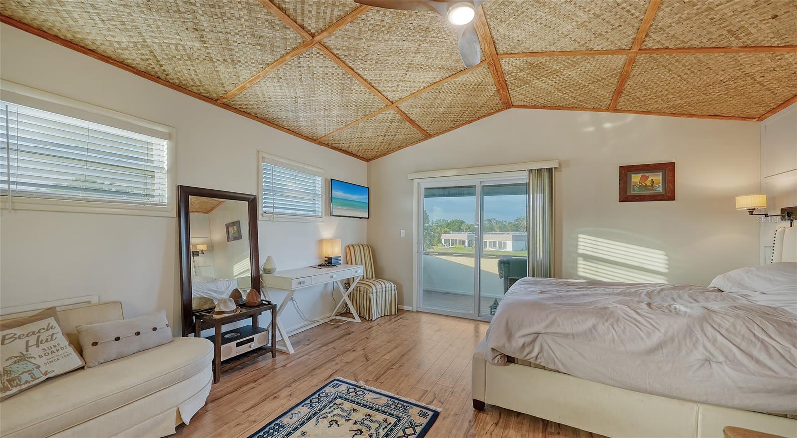 Listing photo id 27 for 5500 Merrimac Drive