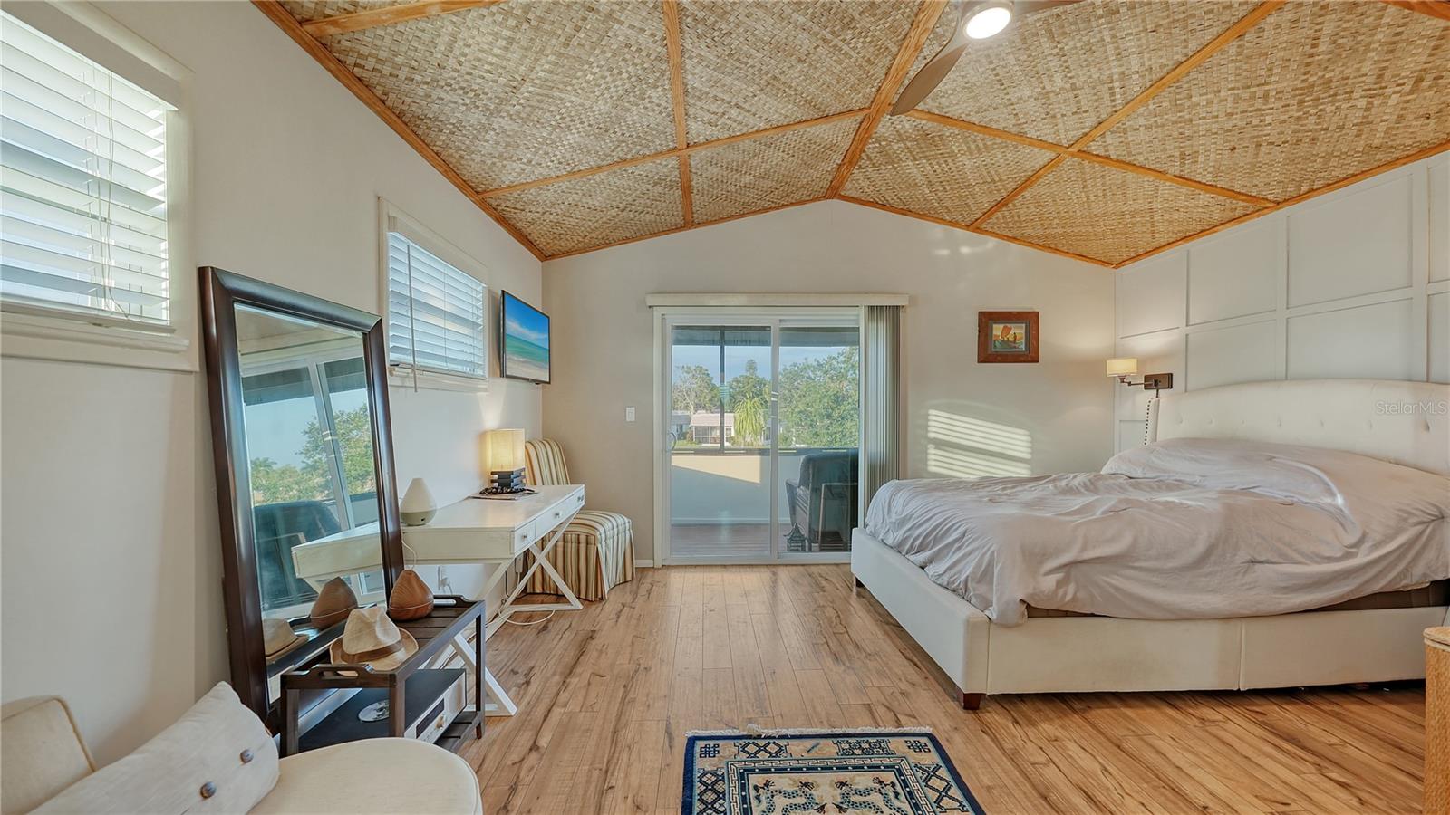 Listing photo id 28 for 5500 Merrimac Drive