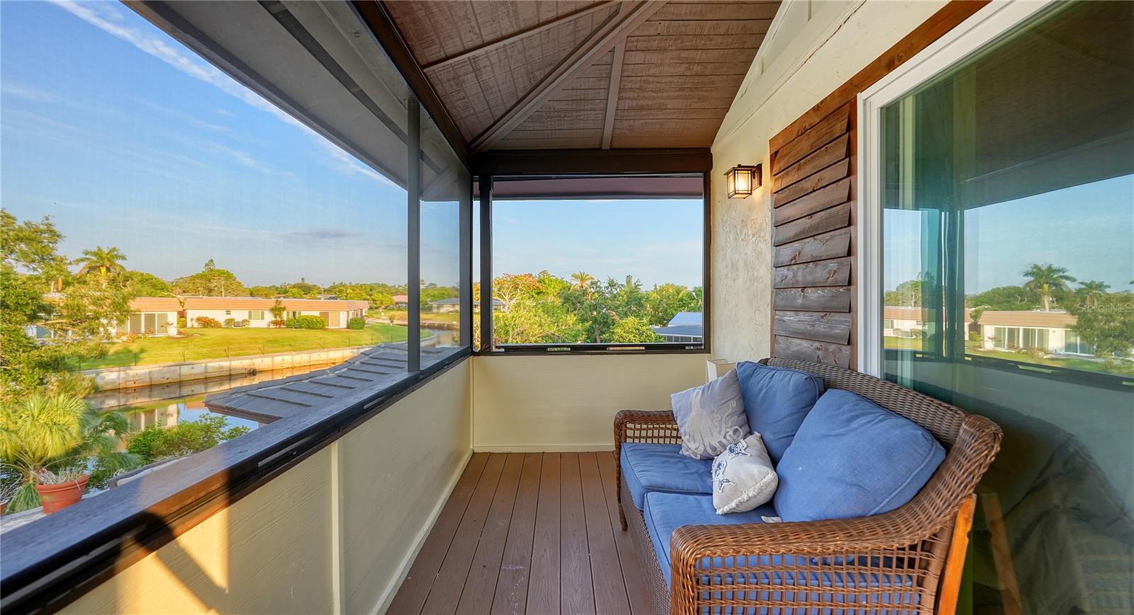 Listing photo id 31 for 5500 Merrimac Drive