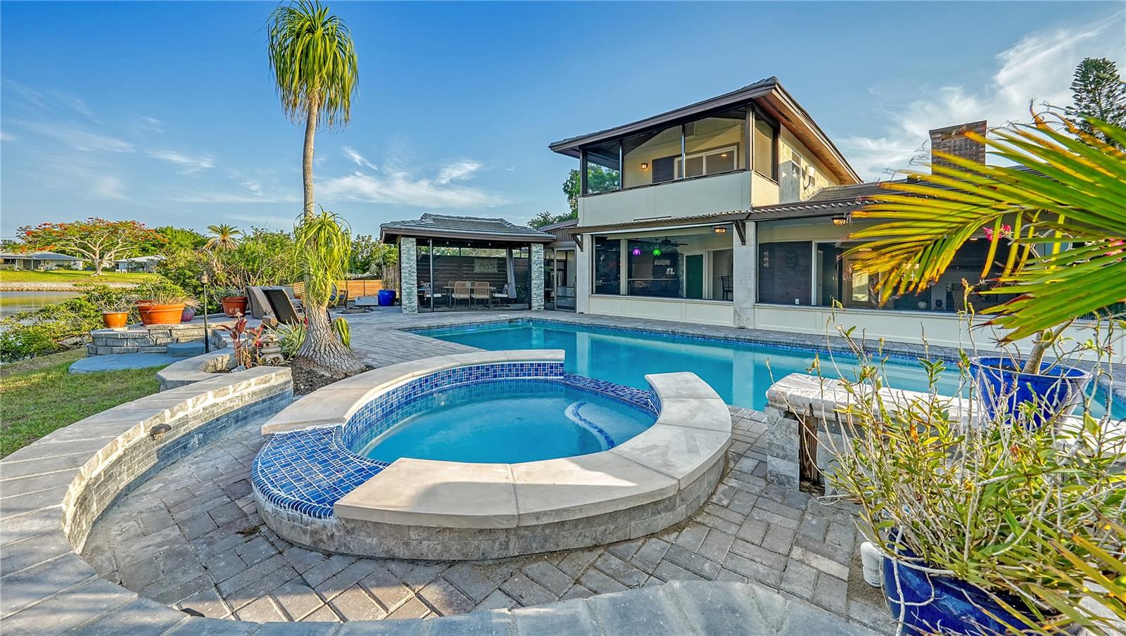 Listing photo id 41 for 5500 Merrimac Drive