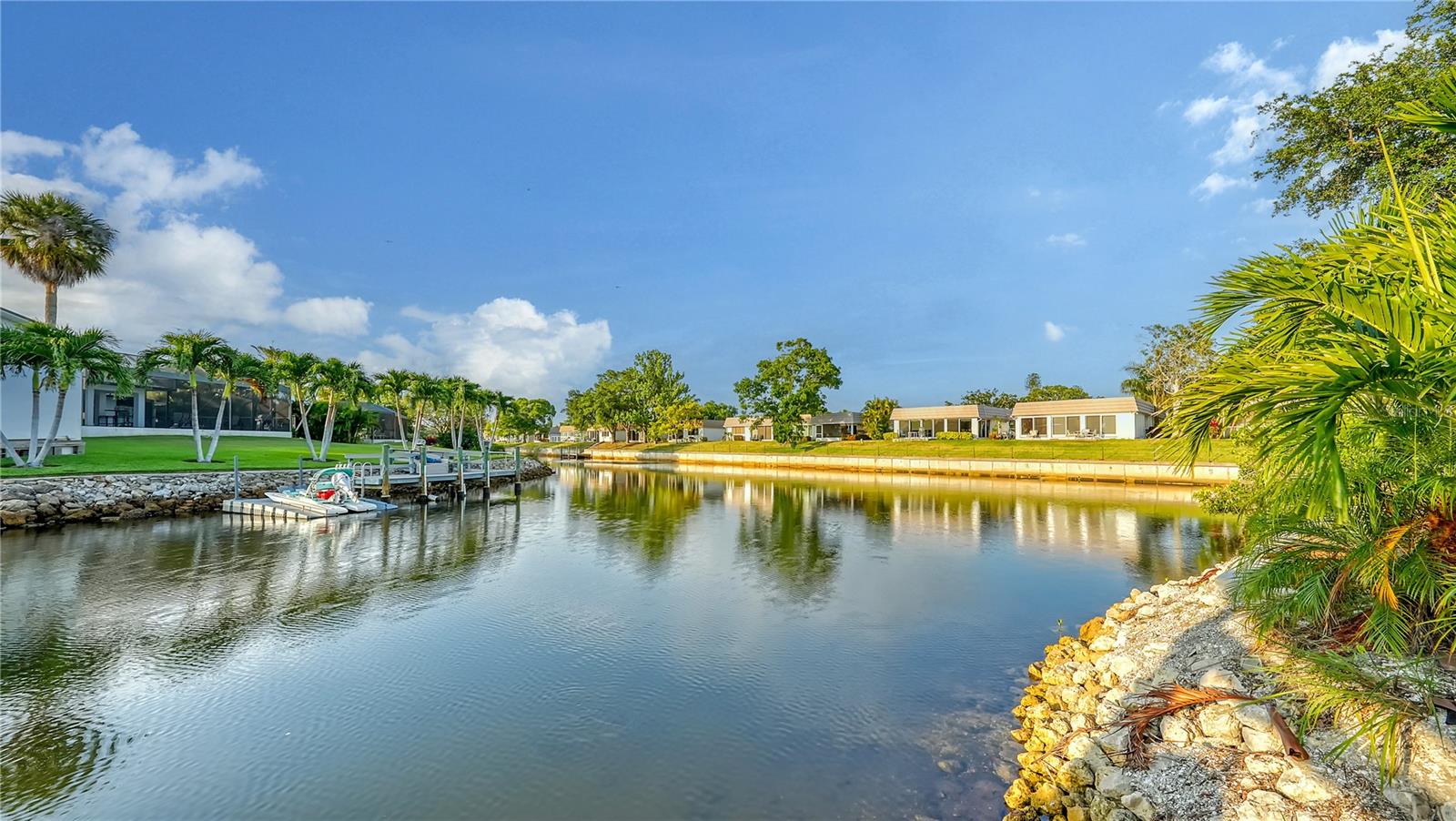 Listing photo id 45 for 5500 Merrimac Drive