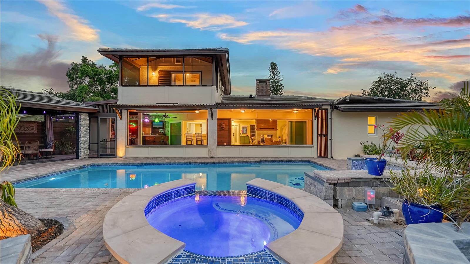 Listing photo id 53 for 5500 Merrimac Drive