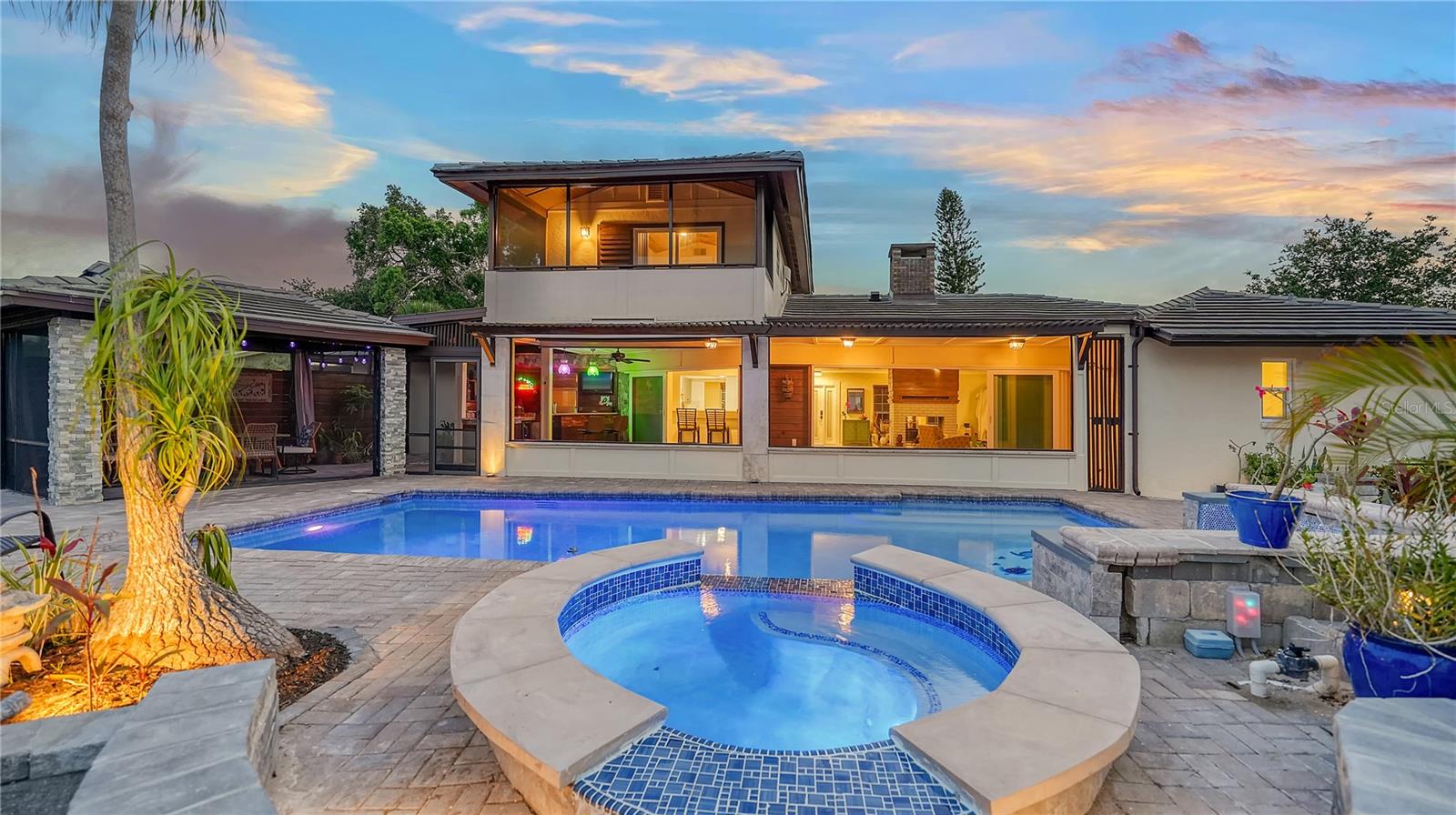 Listing photo id 54 for 5500 Merrimac Drive