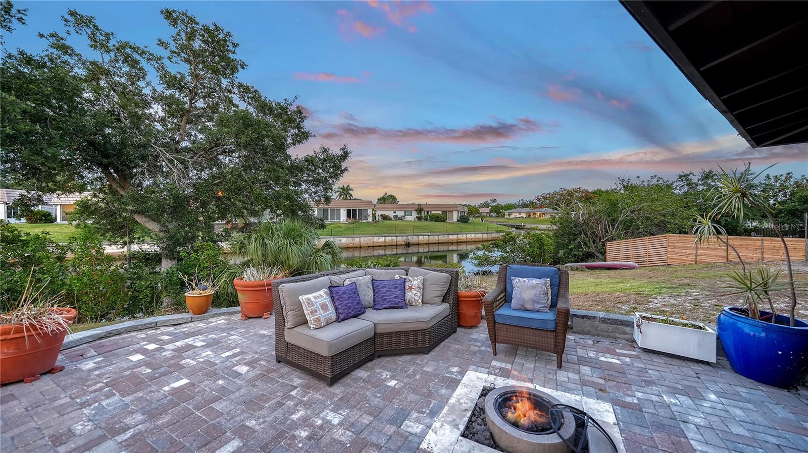 Listing photo id 55 for 5500 Merrimac Drive