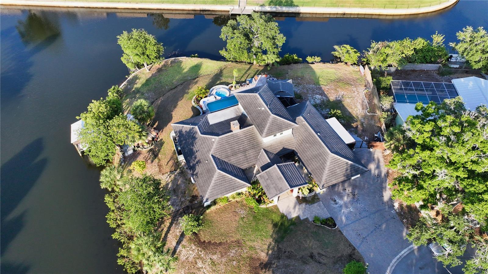 Listing photo id 5 for 5500 Merrimac Drive