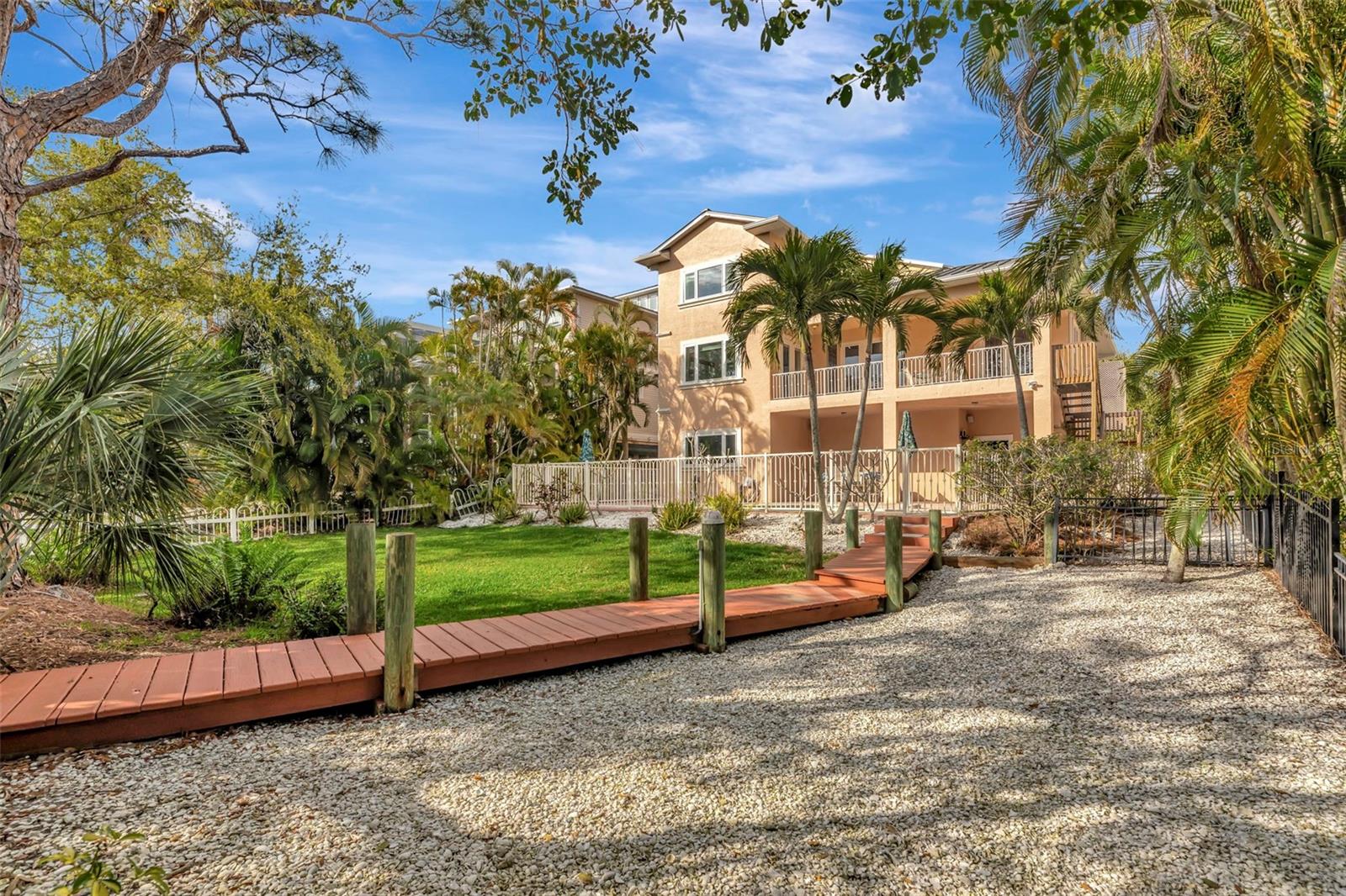 Image 3 of 90 For 1508 Bowlees Cove