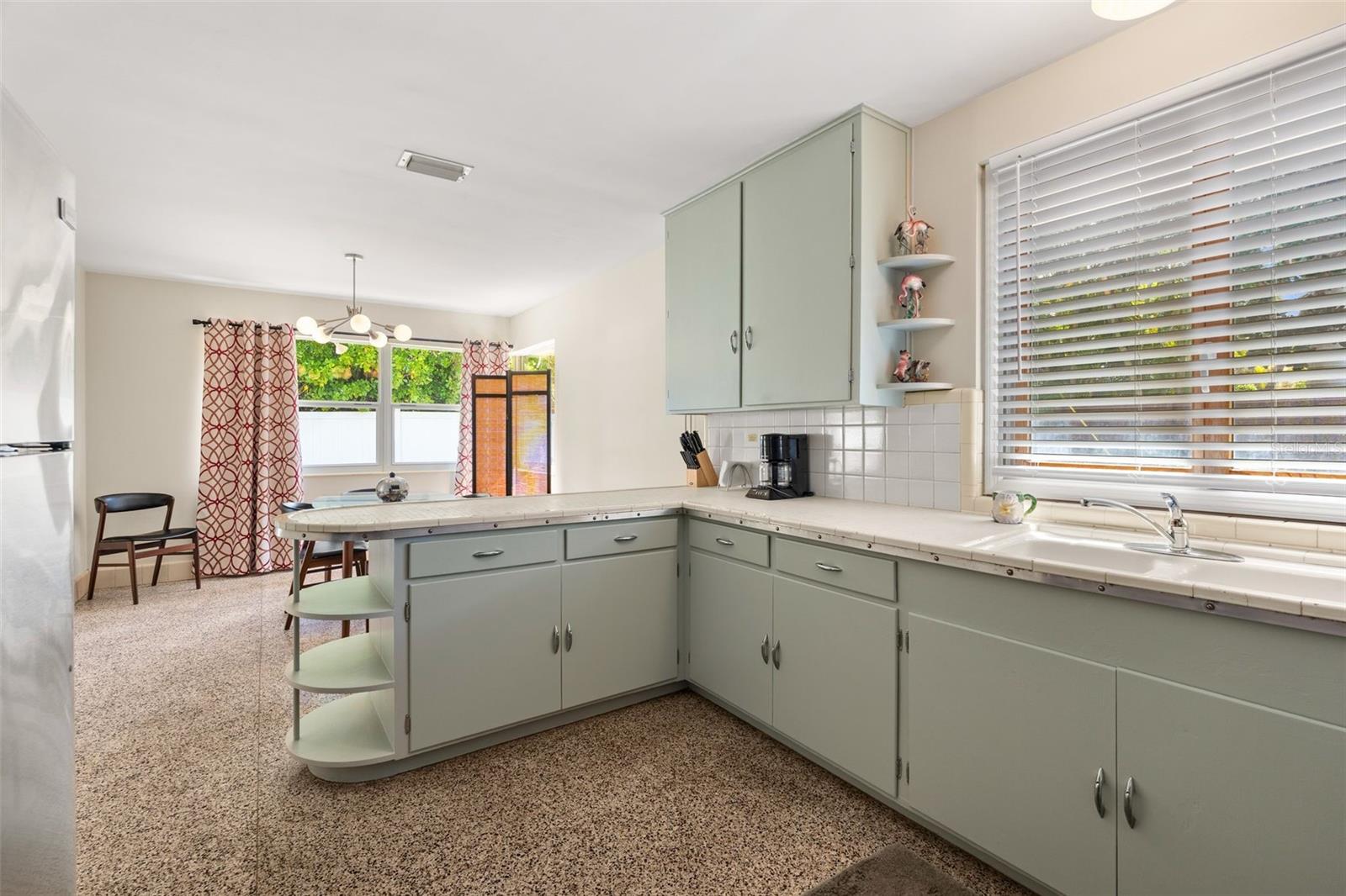 Image 10 of 38 For 7549 Westmoreland Drive