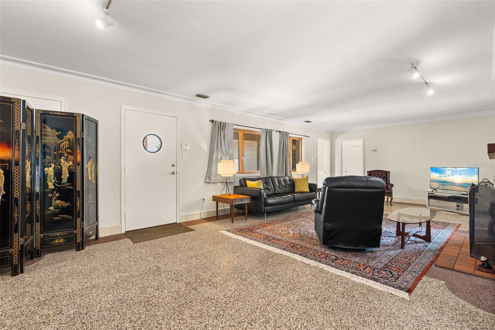 Image 16 of 38 For 7549 Westmoreland Drive