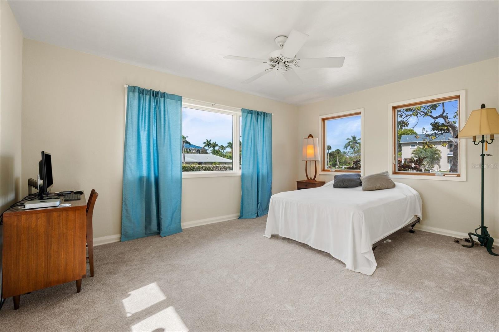 Image 18 of 38 For 7549 Westmoreland Drive