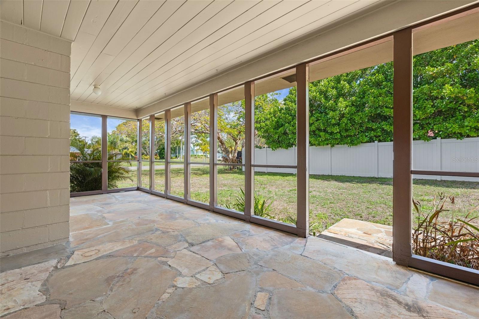 Image 28 of 38 For 7549 Westmoreland Drive