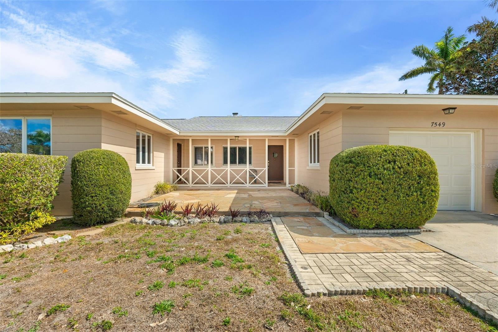 Image 5 of 38 For 7549 Westmoreland Drive