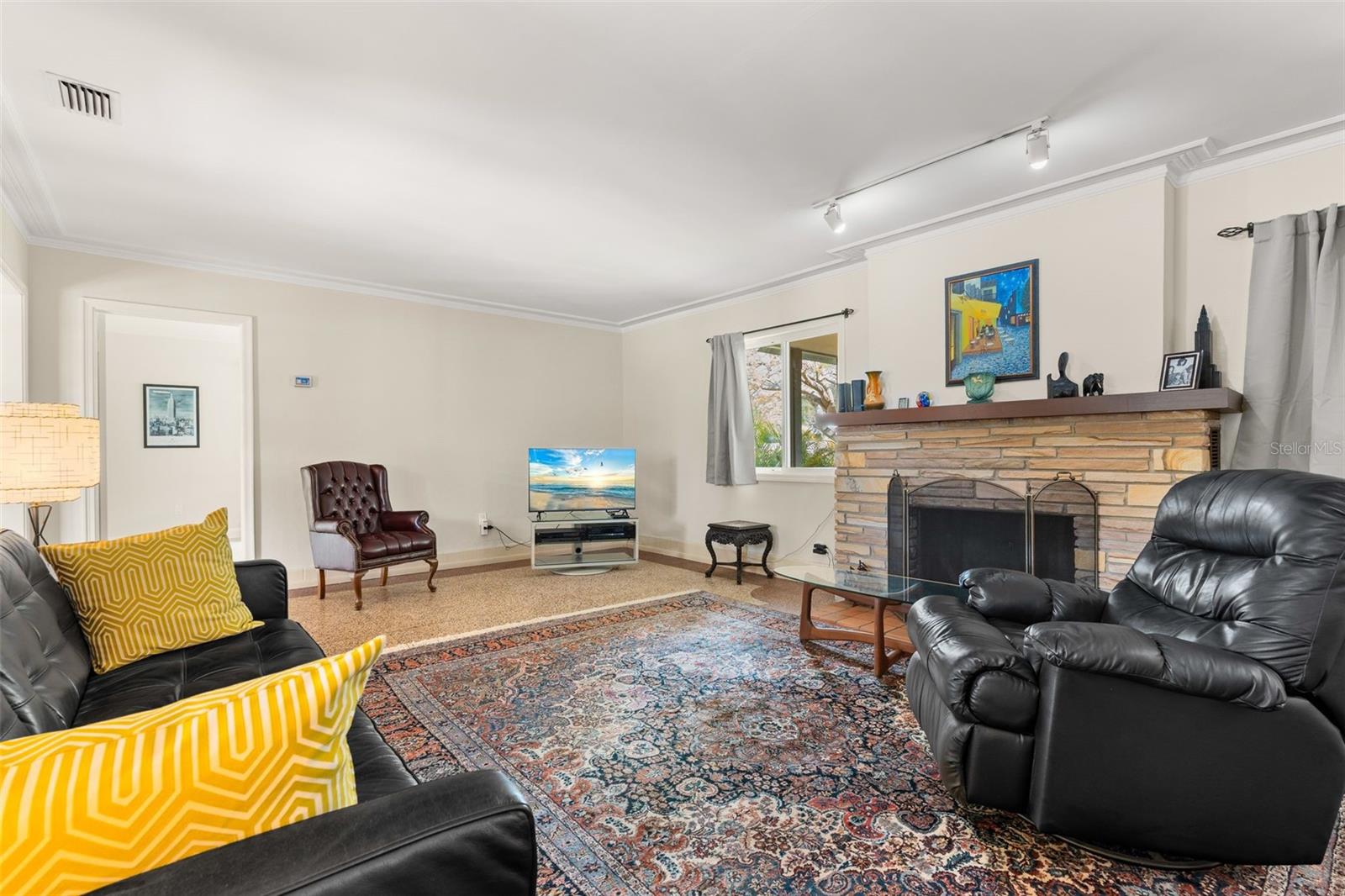 Image 7 of 38 For 7549 Westmoreland Drive