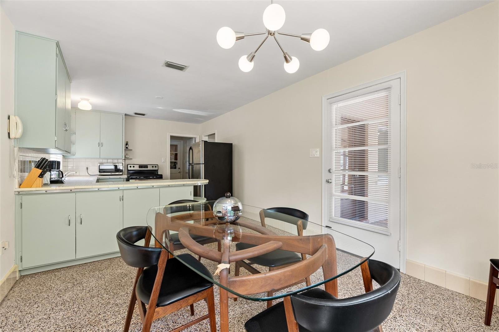 Image 9 of 38 For 7549 Westmoreland Drive