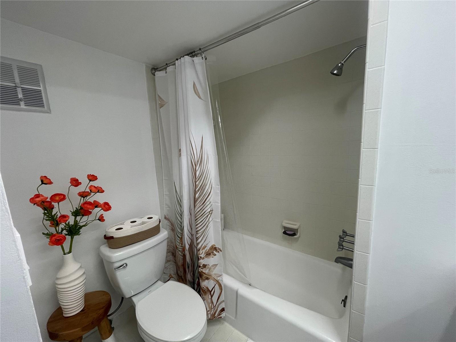 Image 15 of 28 For 3850 13th Avenue N 212