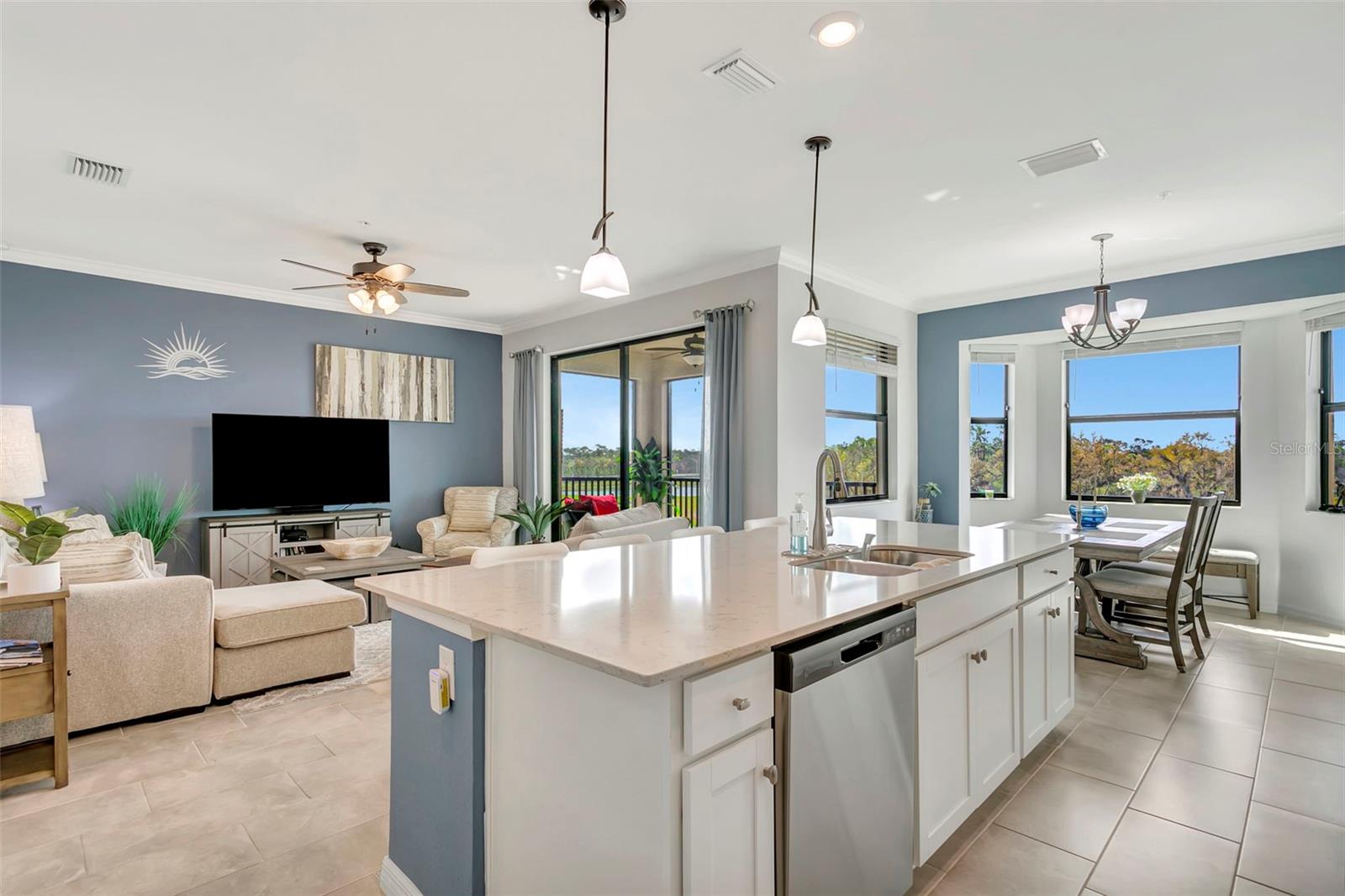 Image 10 of 48 For 18028 Gawthrop Drive 402