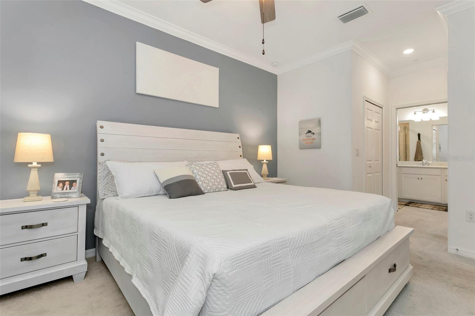 Image 17 of 48 For 18028 Gawthrop Drive 402