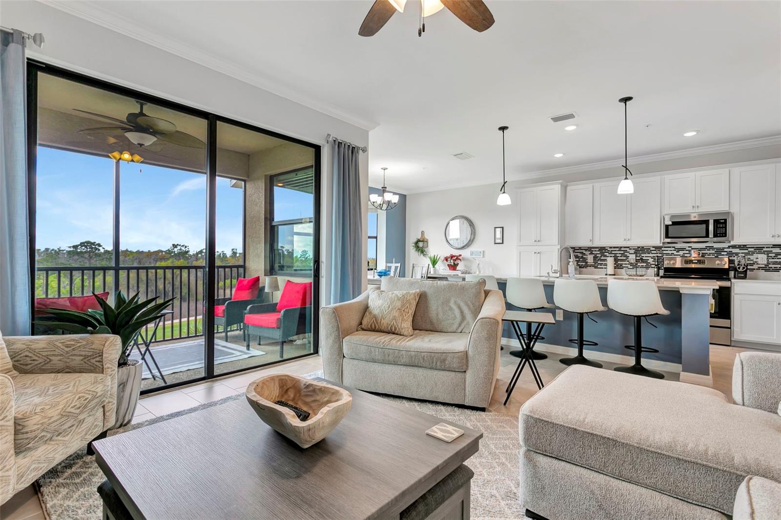 Image 7 of 48 For 18028 Gawthrop Drive 402