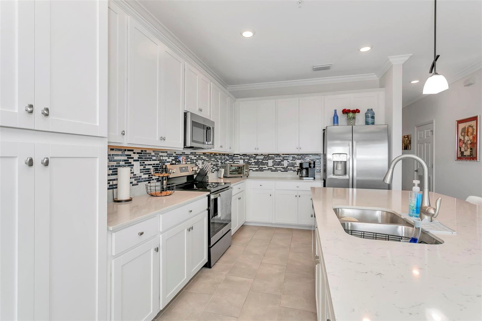 Image 9 of 48 For 18028 Gawthrop Drive 402