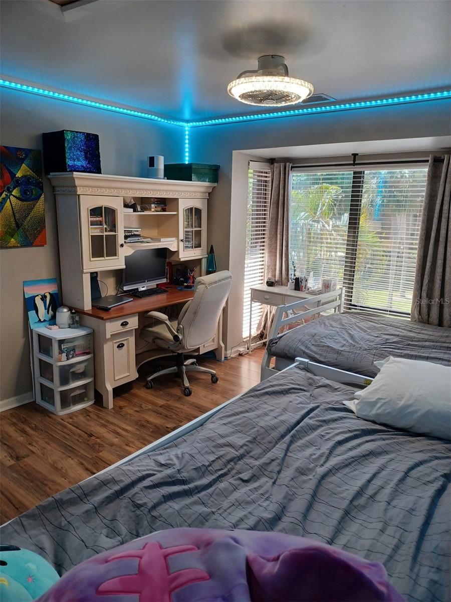 Image 11 of 34 For 6075 Glendale Drive