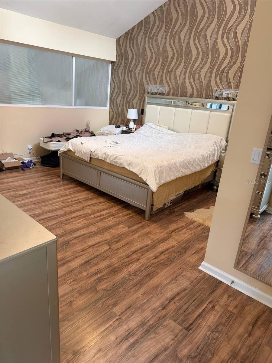 Image 13 of 34 For 6075 Glendale Drive