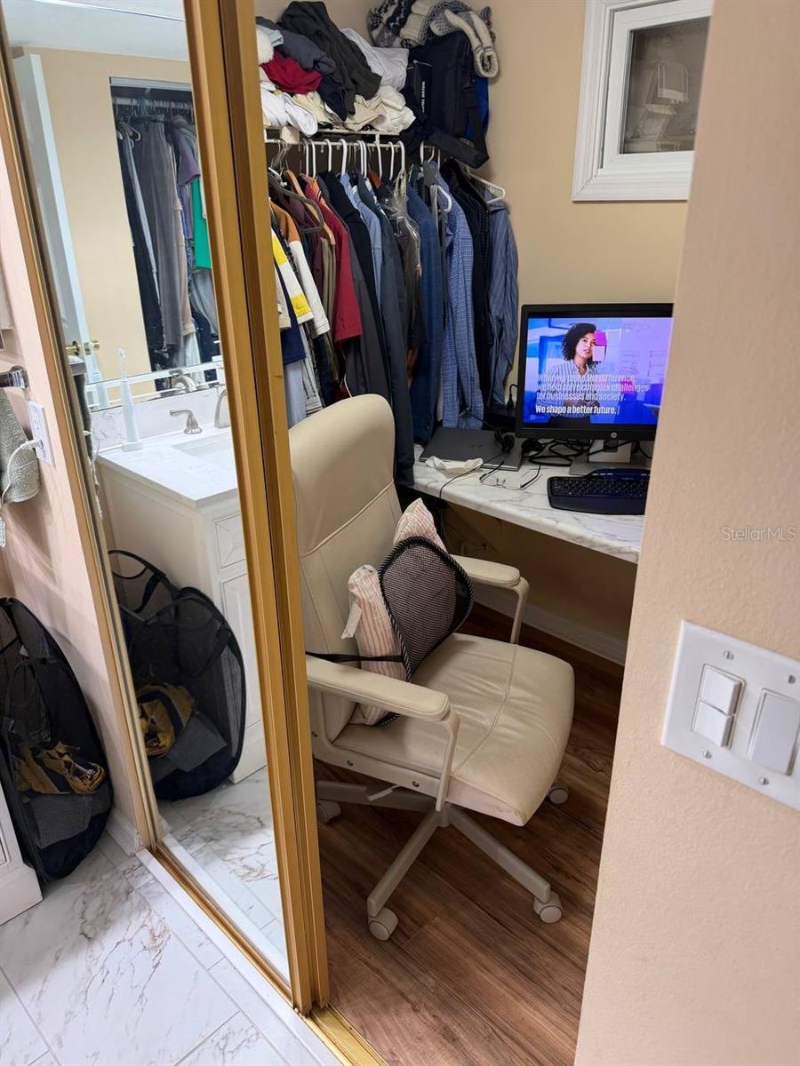 Image 14 of 34 For 6075 Glendale Drive