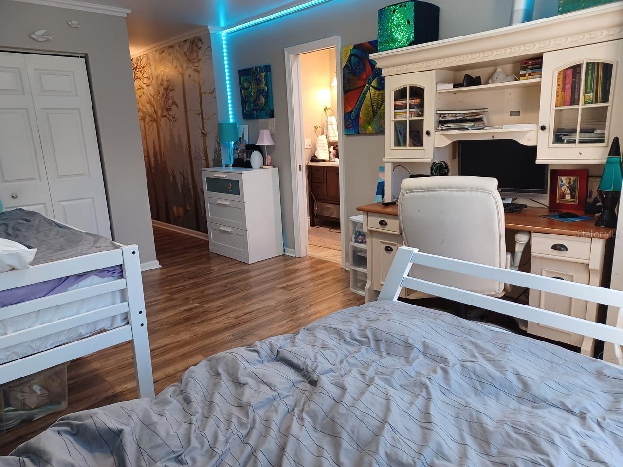 Image 15 of 34 For 6075 Glendale Drive