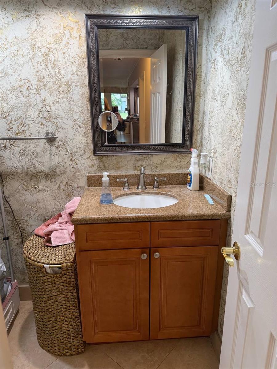 Image 24 of 34 For 6075 Glendale Drive