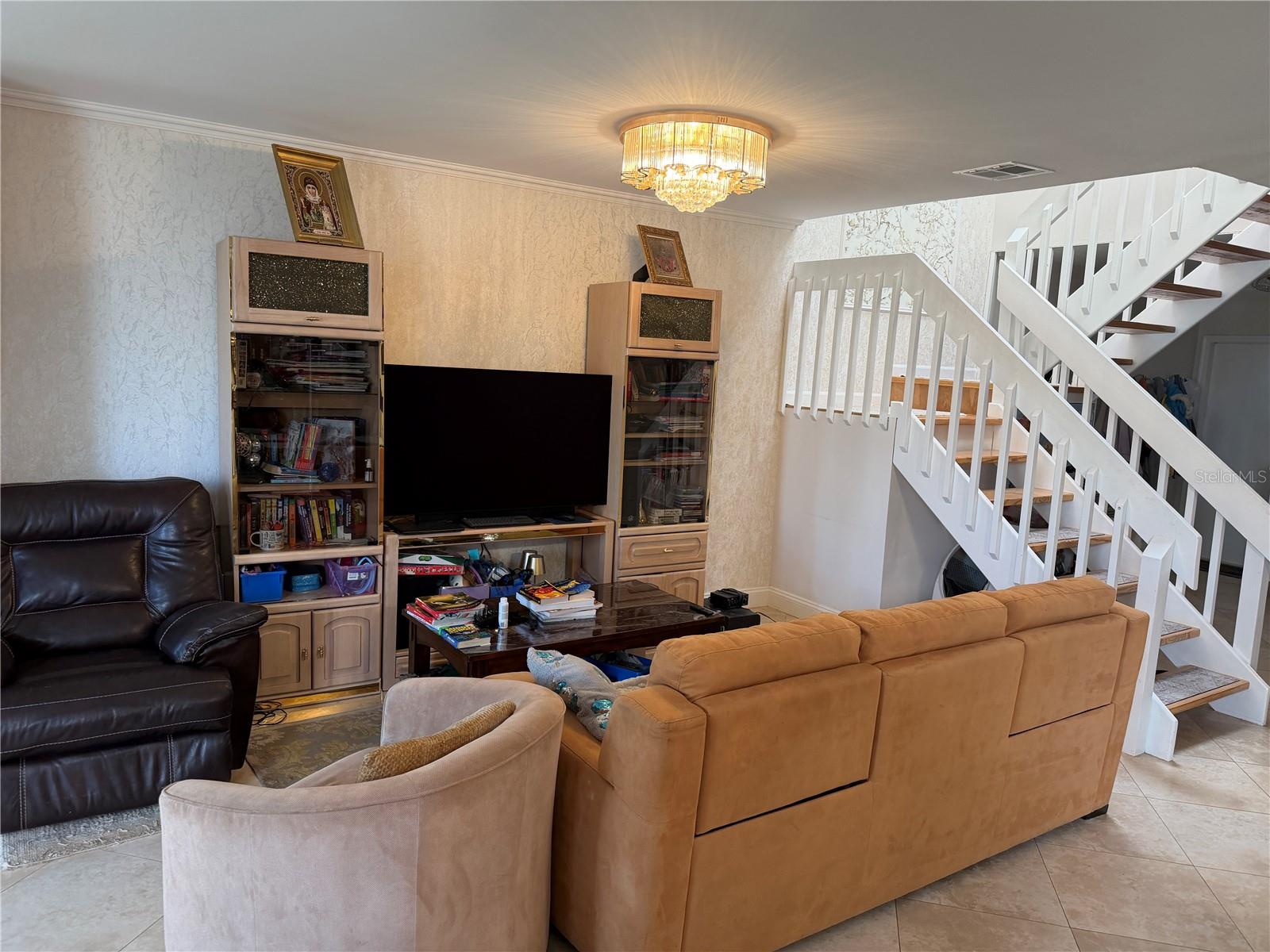 Image 4 of 34 For 6075 Glendale Drive