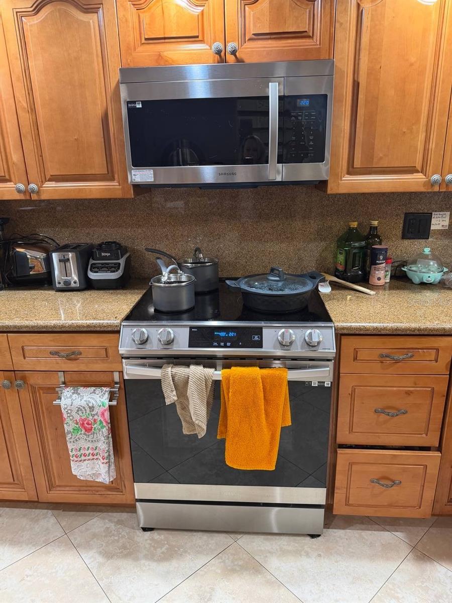 Image 6 of 34 For 6075 Glendale Drive