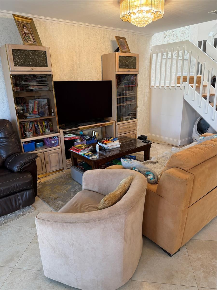 Image 9 of 34 For 6075 Glendale Drive