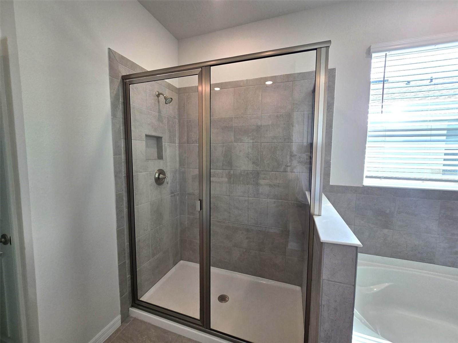 Image 18 of 25 For 611 160th Street E