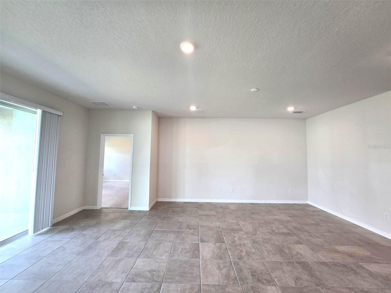 Image 6 of 25 For 611 160th Street E