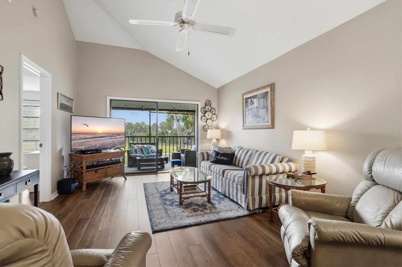 Image 12 of 90 For 918 Capri Isles Boulevard 205